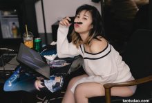 杨晨晨紫色T恤拍摄花絮 [102+1V-1.1G]-妹子图