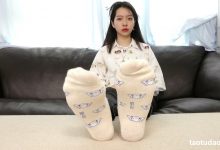 [Sexy Asian Girls Feet] No.032-初恋般记忆的小女生YIYI近距离秀脚 [239P-457M]-妹子图