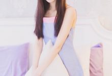 床上吊带裙美女美腿性感写真图片-妹子图