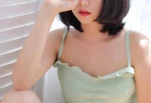 短发美女模特长腿撩人性感写真-妹子图