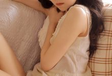 高挑美女模特背心短裤性感撩人写真-妹子图