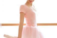 靓丽舞蹈服美女白丝长腿美女图片-妹子图