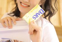 白嫩丰满美女诱人性感美女卧室写真-妹子图