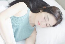 丸子头美女清新迷人居家写真图片-妹子图