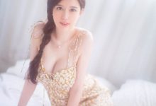 绝色美女丰满事业线性感长腿写真-妹子图