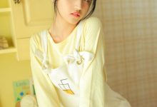 清新恬静美少女暖色调写真图片-妹子图