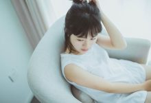 日系美女清新随性居家写真图片-妹子图