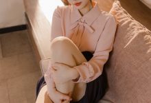 雪晴Astar-粉藏青通勤长裙OL[72P+1V-1.33G]-妹子图