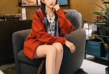 足愉心 NO.015 可乐（搭配：红色夹克、白T、短裙、马丁靴、肉丝色袜、白棉袜）[120P+2V／12.8GB]-妹子图