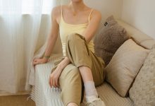 足愉心 NO.052 沐晴（搭配：白色吊带、棕色长裤、白色丝袜、运动鞋、裸足）[115P+2V／13.9GB]-妹子图