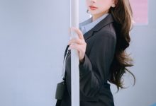 日奈娇 – NO.255 电车上班族-妹子图