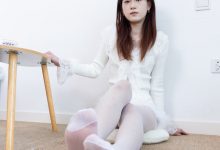 物恋传媒 No.2695 雪芽-高跟鞋、薄白丝、穿脱外套 [151P1V-3.62GB]-妹子图
