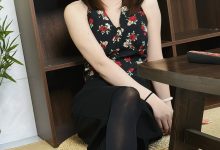 丝韵摄影 NO.3461 小意 法式温柔风 法式碎花吊带连衣裙-妹子图