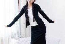 物恋传媒 No.2807 包包-帆布鞋、白棉袜、裸足-妹子图